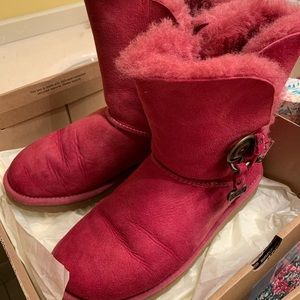 Pink Uggs only used once like new. Size 7